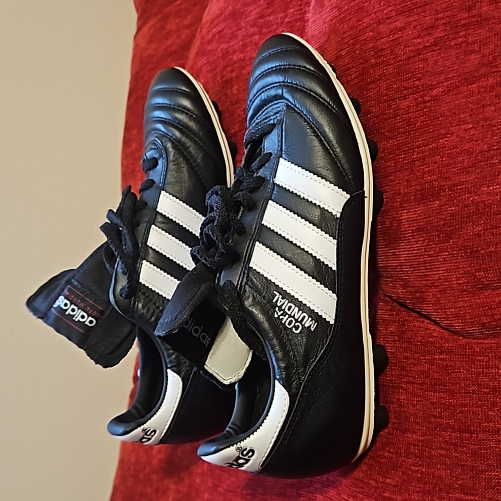 Adidas Copa Mundial Soccer Cleat; size 7